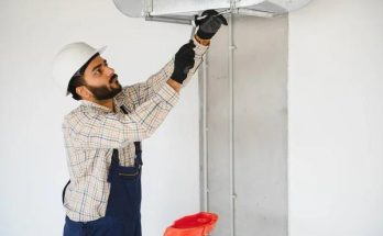How an hvac contractor helps reduce energy bills