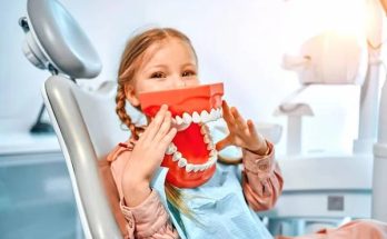 Understanding What a Dentist Looks for During Routine Dental Checkups